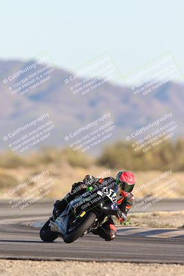 media/Dec-07-2025-CVMA (Sun) [[3e7d2de5dc]]/Race 16-Formula Middleweight/